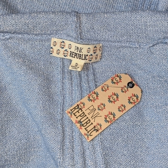 Sky Blue Silver Sparkly Hoodie Long Sleeve Lightweight Sweater NWT - Picture 5 of 6